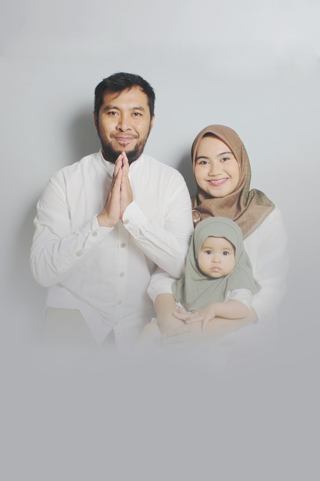 man in white dress shirt beside woman in white long sleeve shirt