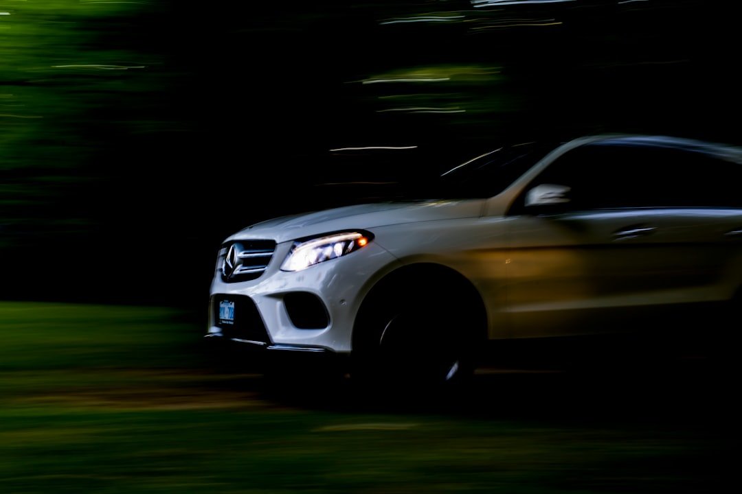 gray Mercedes-Benz vehicle